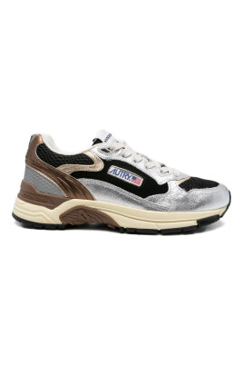 sneakers-de-course-futuristes-avec-technologie-action-cush