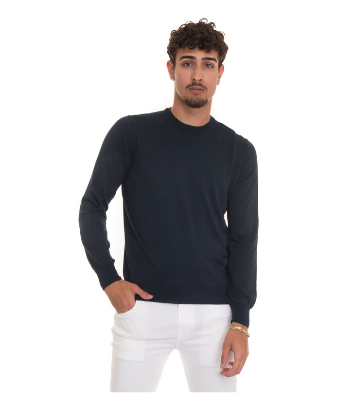 round-neck-pullover