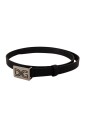 elegante-ceinture-en-cuir-noir-avec-boucle-argentee