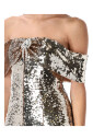 mini-robe-doree-a-sequins-et-epaules-denudees