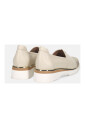 sneakers-beige-faites-a-la-main-pour-un-usage-quotidien