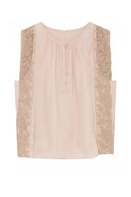 feminine-top-with-lace-details
