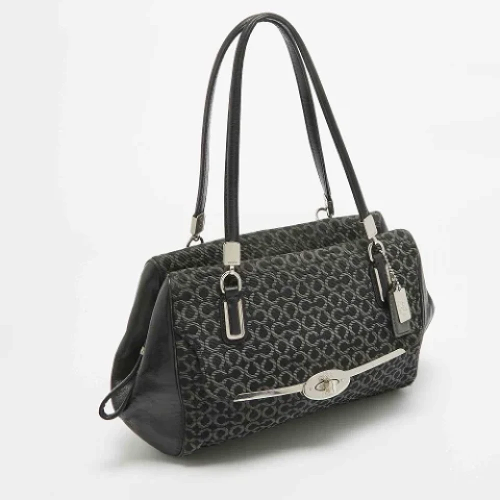 Coach Pre-owned Fabric shoulder-bags Black Dames