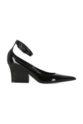 stylish-sandals-for-fashionable-feet