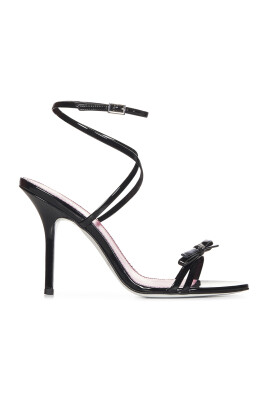 sandales-a-talons-aiguilles-en-cuir-verni