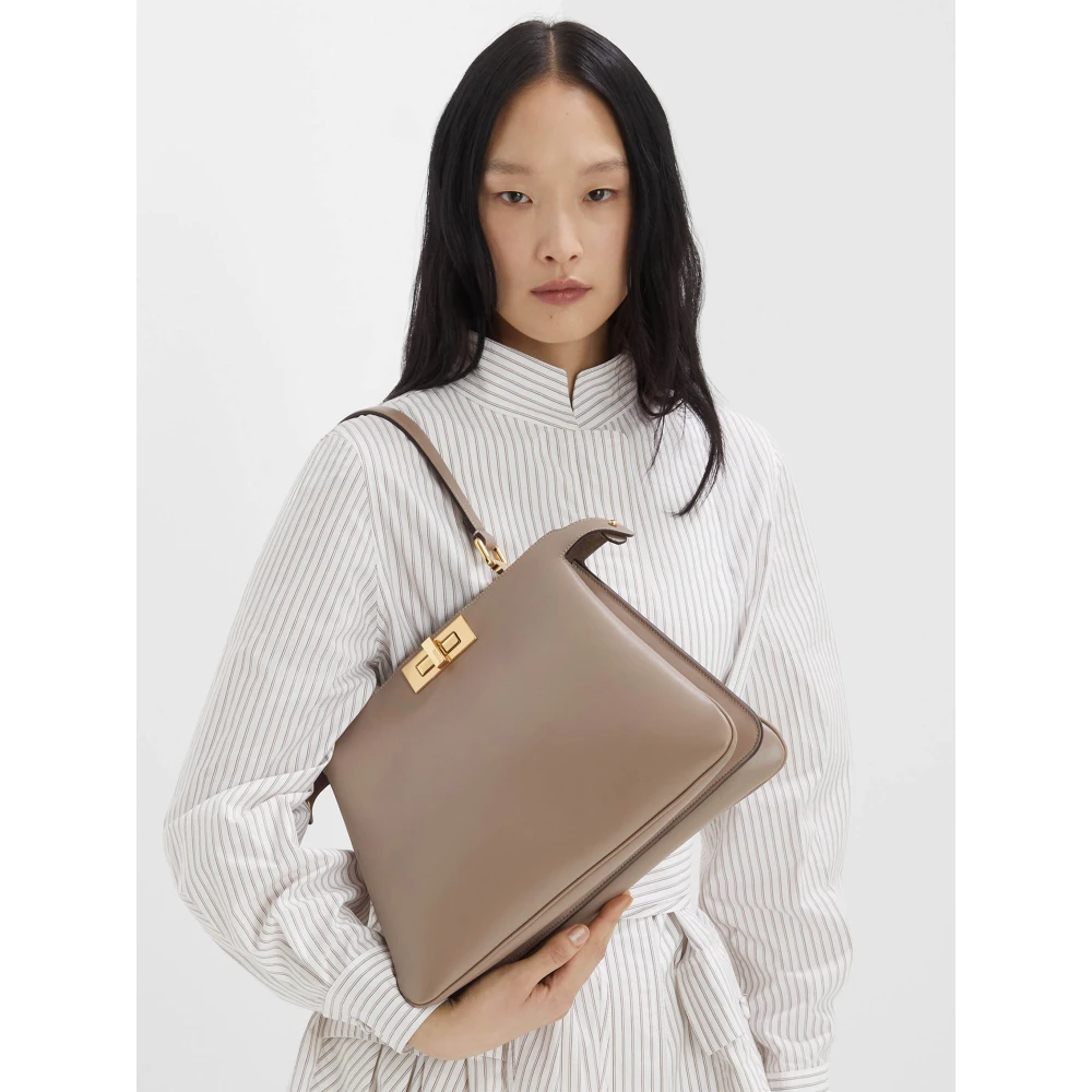 Fendi Zwarte Schoudertas van Kalfsleer met Twist Lock Gray Dames