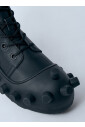 bottes-en-cuir-avec-clous