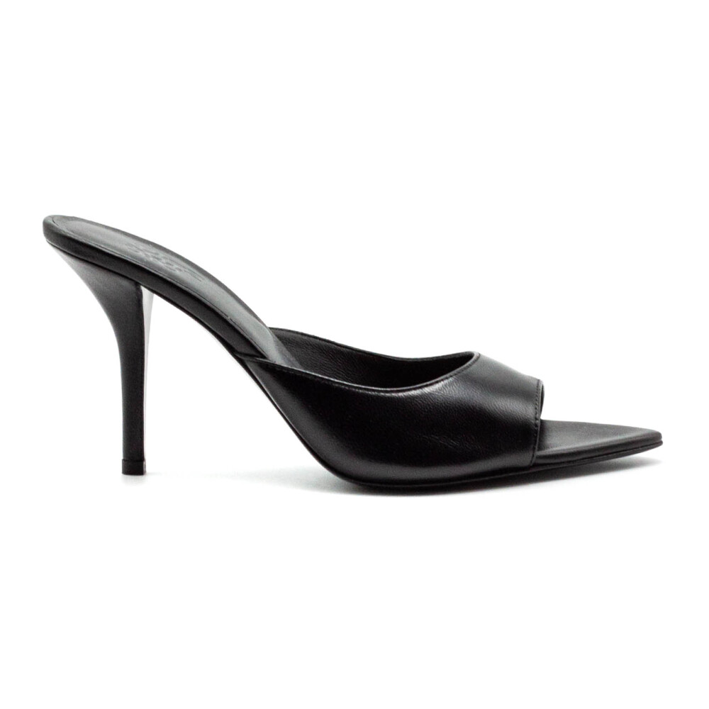 Explore Gia Borghini on Miinto: Versatile Fashion Trends
