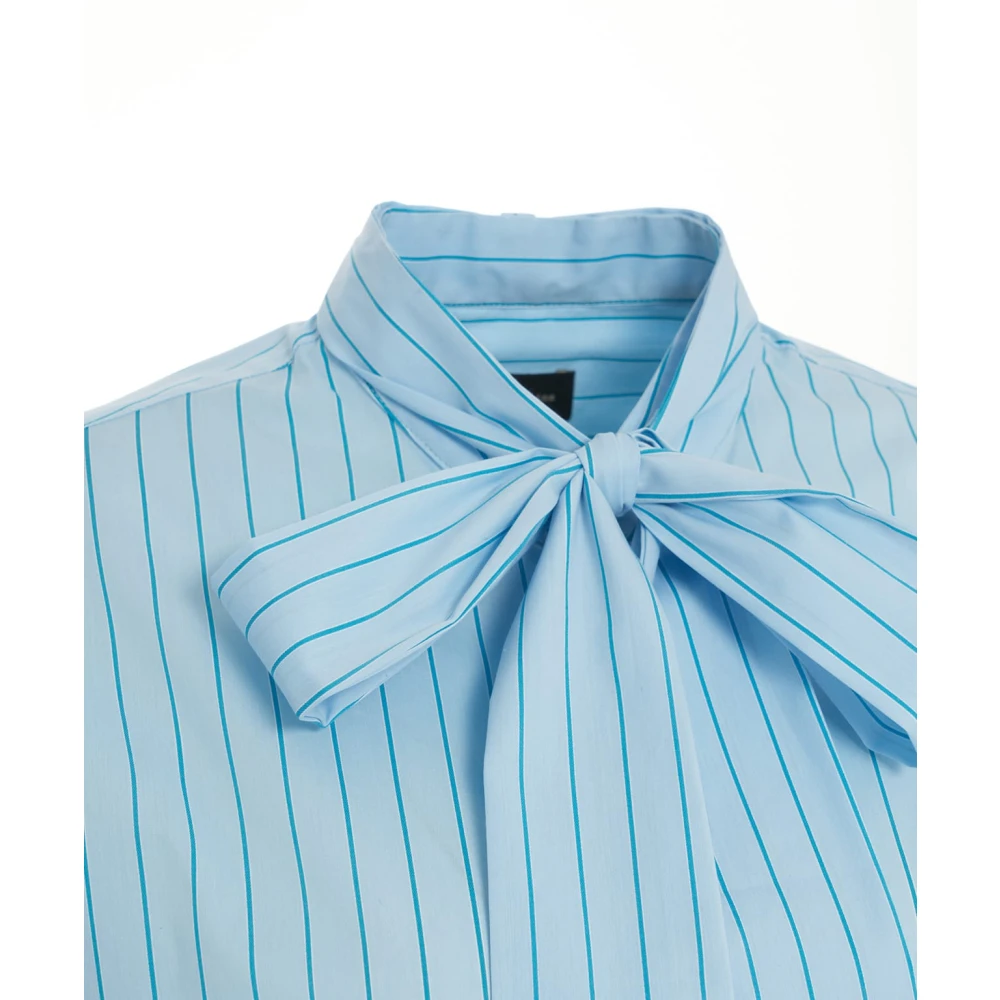 Roberto Collina Blauwe Gestreepte Blouse met Strik Kraag Blue Dames