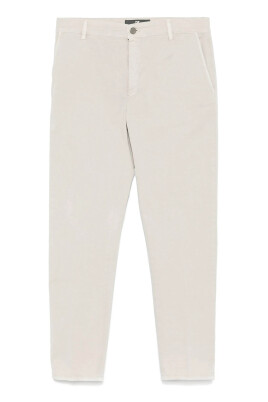 white-chino-pants-with-pockets