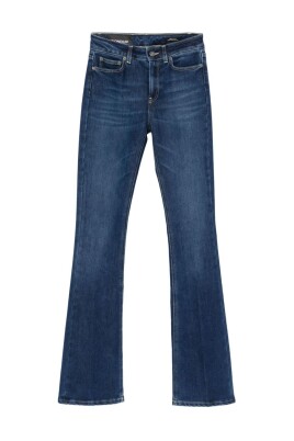 blue-jeans-for-women-aw25
