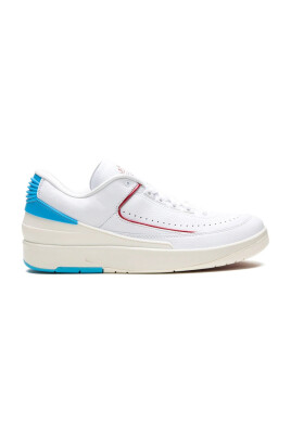 retro-low-unc-to-chicago-sneakers