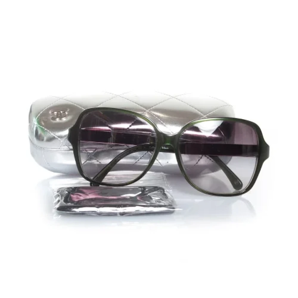 Chanel Vintage Pre-owned Plastic sunglasses Green Dames