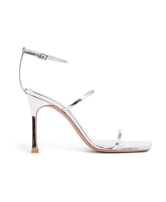 lader-fyrkantig-ta-sandaler