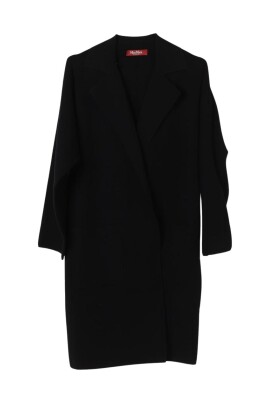 elegant-black-collared-coat