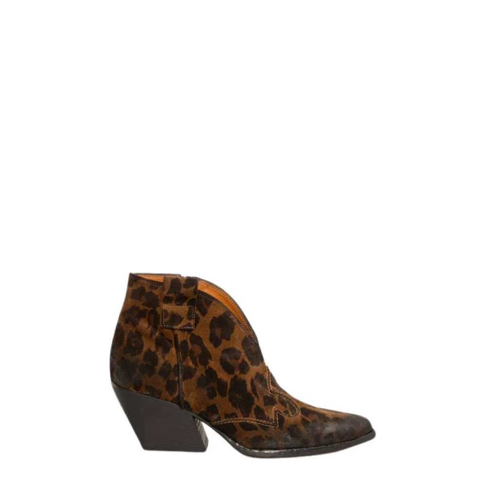 Shoes > Boots > Cowboy Boots - - Elena Iachi - Modalova