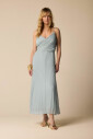 robe-de-soiree-en-soie-avec-decollete-plongeant