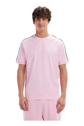 pink-cotton-relaxed-fit-t-shirt