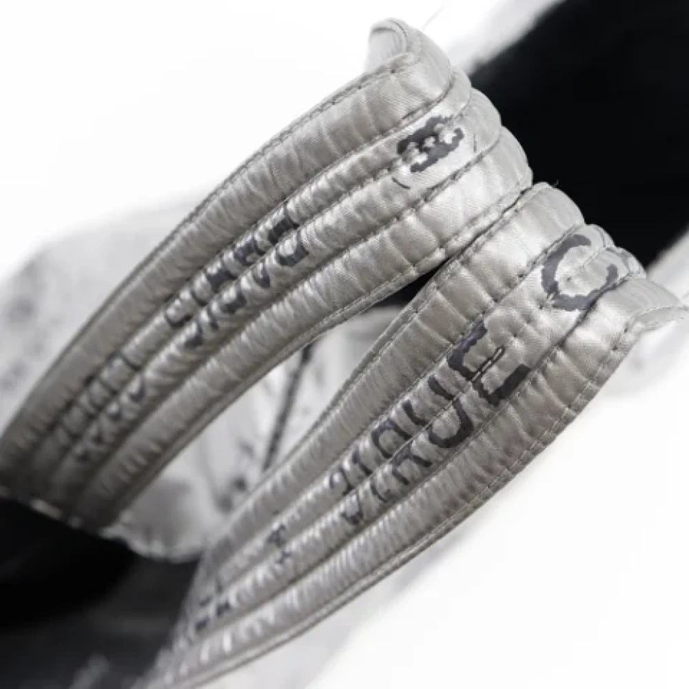 Chanel Vintage Pre-owned Fabric chanel-bags Gray Dames