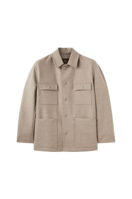 beige-overskjorta-med-krage-i-lader