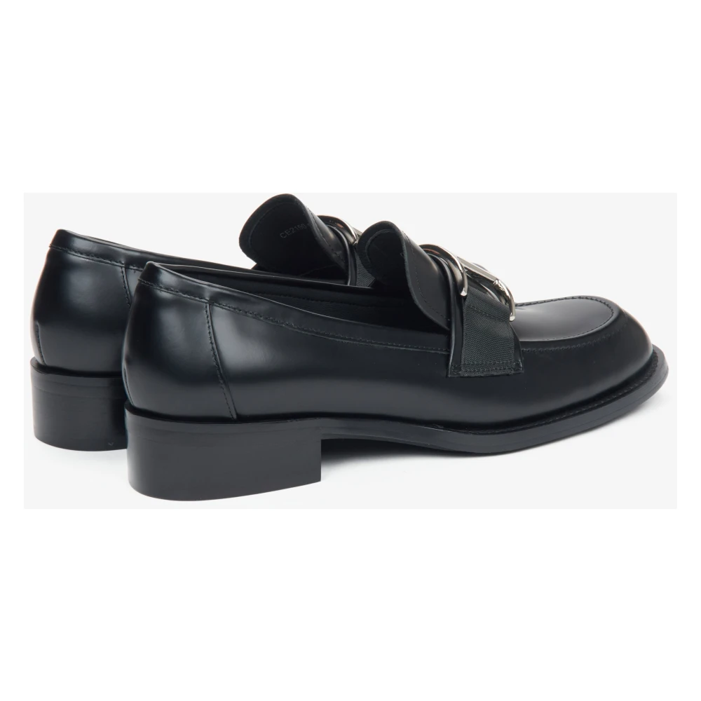 Estro Zwarte leren pennyloafers voor dames met een decoratieve gesp Black Dames