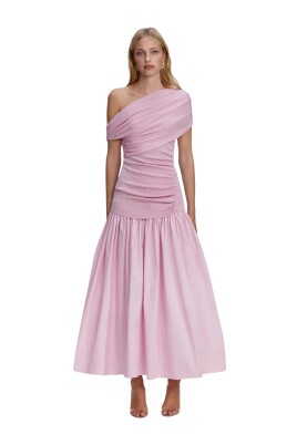 Shop fashion from Self Portrait Shop fashion from Self Portrait