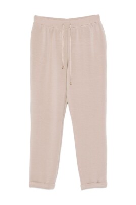 beige-trousers-for-women
