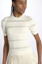 pull-blanc-avec-insert-en-dentelle