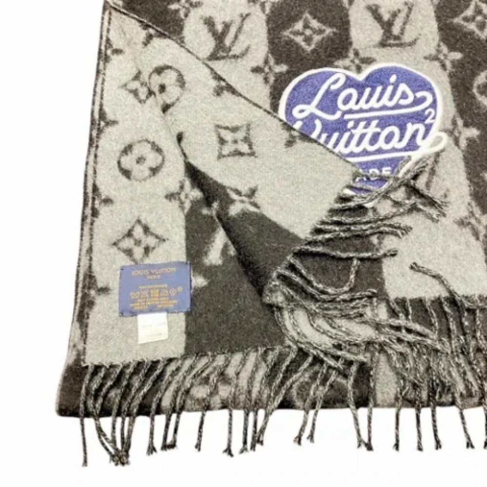 Louis Vuitton Vintage Pre-owned Cashmere scarves Gray Dames