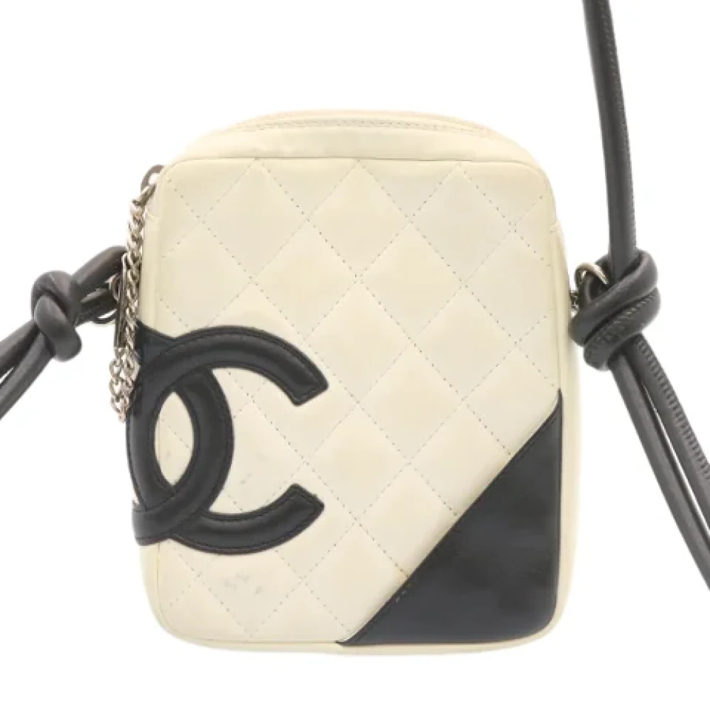 Brugt hvid læder Chanel skuldertaske