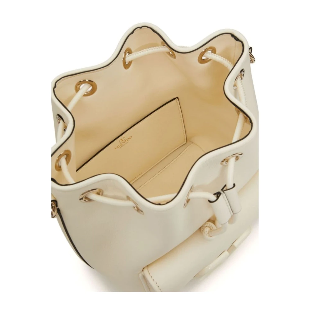 Valentino Garavani Locò Leren Bucket Tas met Emaille Detail Beige Dames