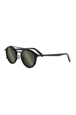 black-sunglasses-stylish-womens-accessories