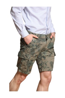 hawaii-tiffany-cargo-bermuda-shorts