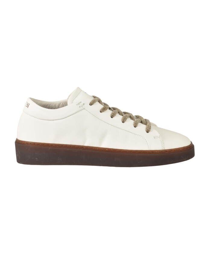 sneakers-en-cuir-semelle-en-caoutchouc-modele