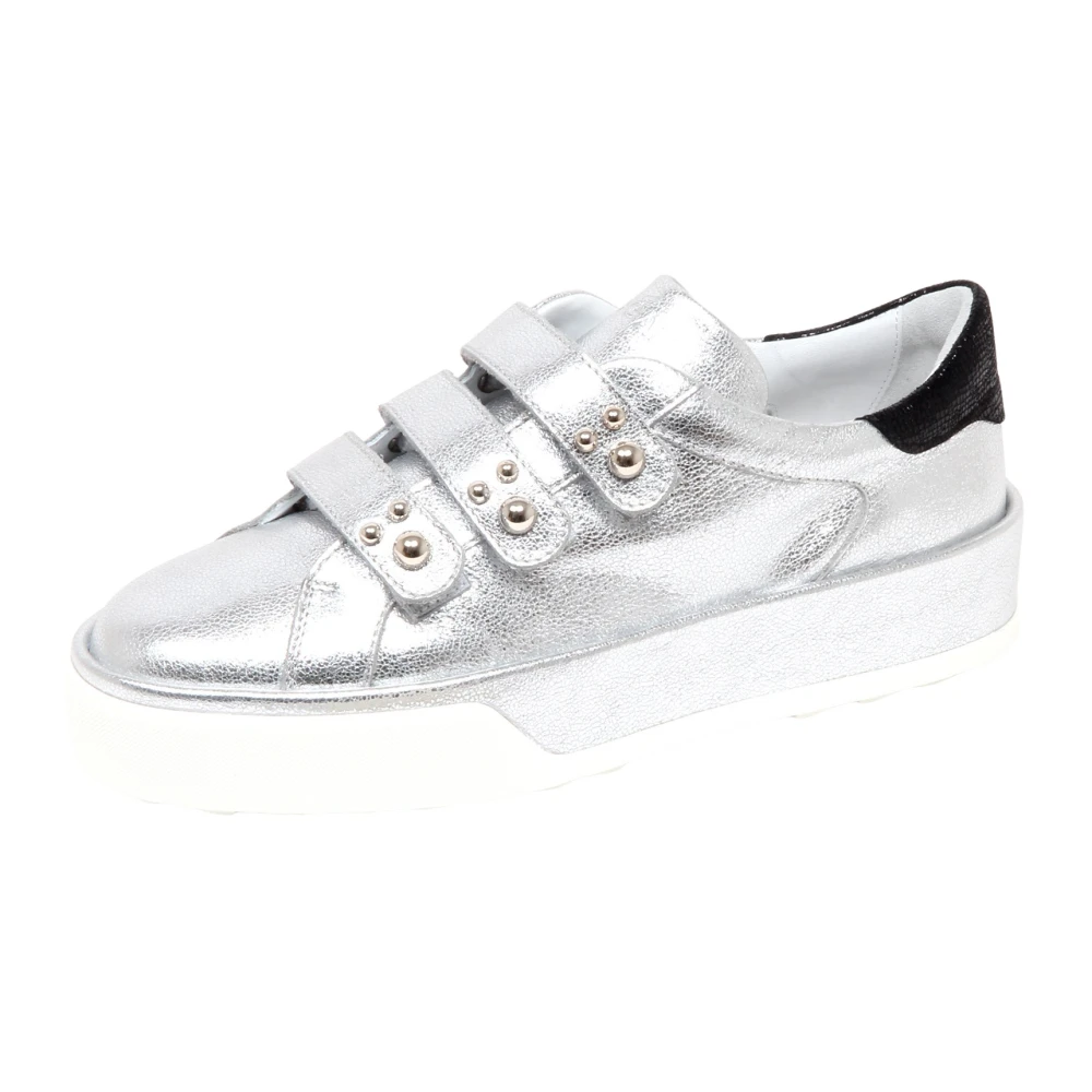 Hogan Metallic Effect Schoen met Drievoudige Bandjes Dames Schoenen Grijs