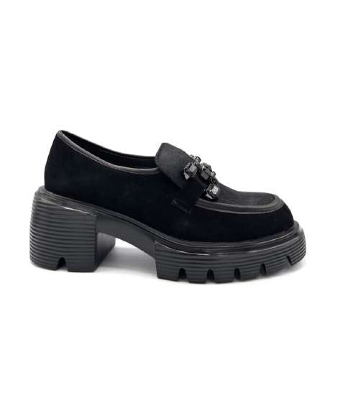 chaussures-en-daim-noir-et-poney