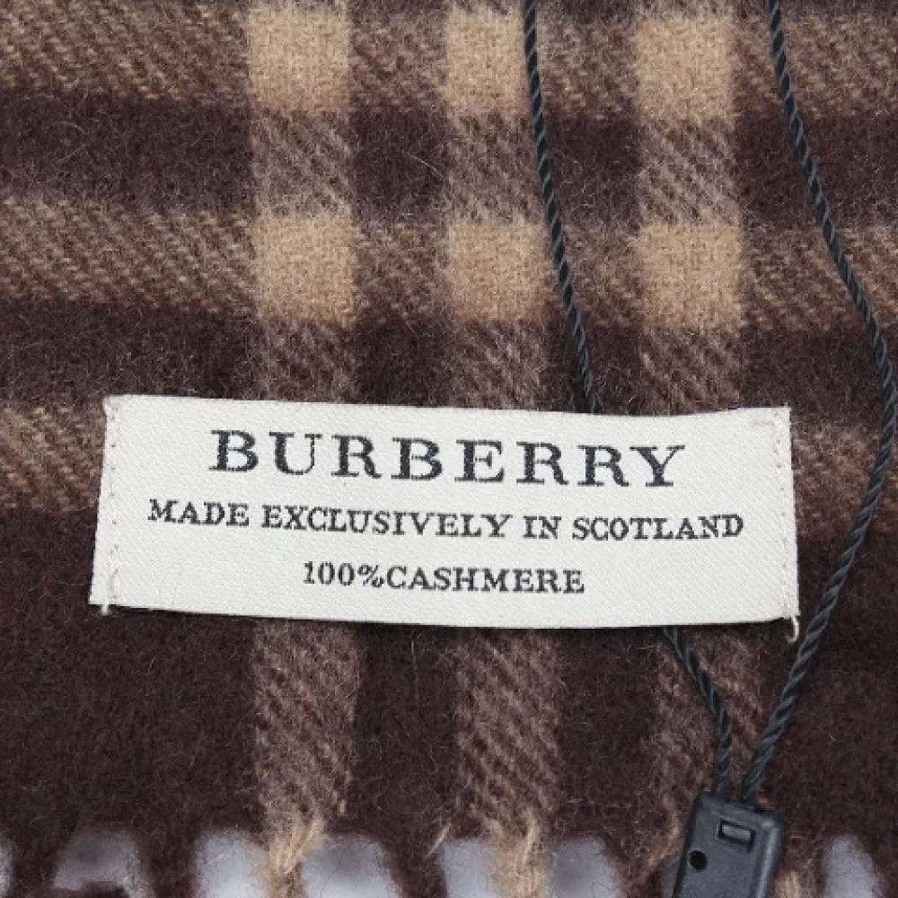 Burberry Vintage Pre-owned Wool scarves Brown Dames