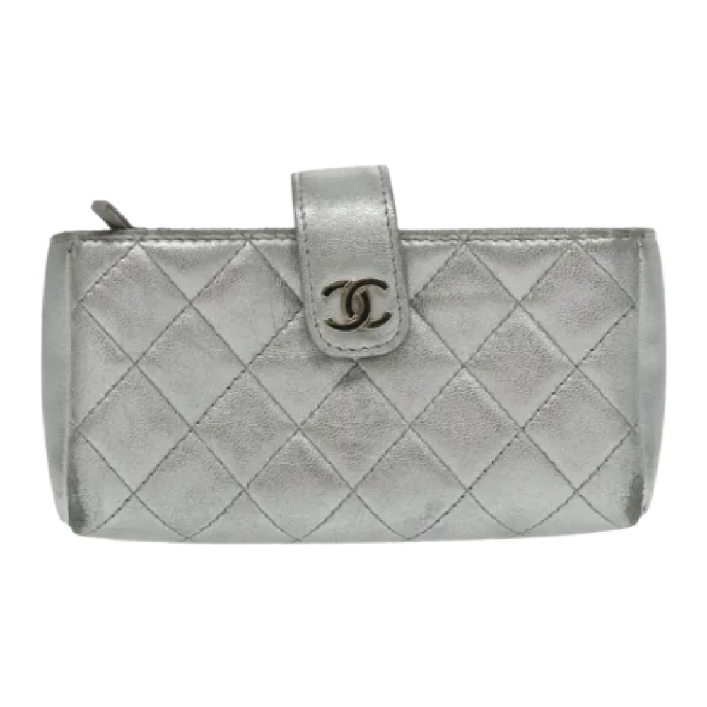 Chanel Vintage Pre-owned Leather clutches Gray Dames