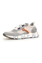 grijze-sneakers-met-opvallend-ontwerp
