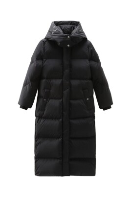 hollow-long-parka-with-street-style-details