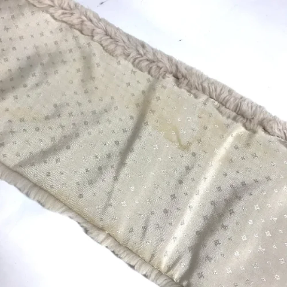 Louis Vuitton Vintage Pre-owned Fur scarves Beige Dames