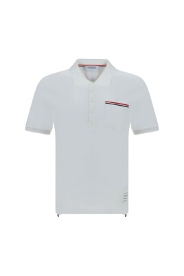 polo-elegant-avec-details-iconiques