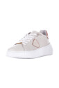 sneakers-avec-details-de-logo