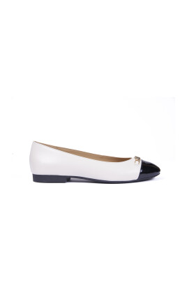ballerines-blanches-avec-bout-noir