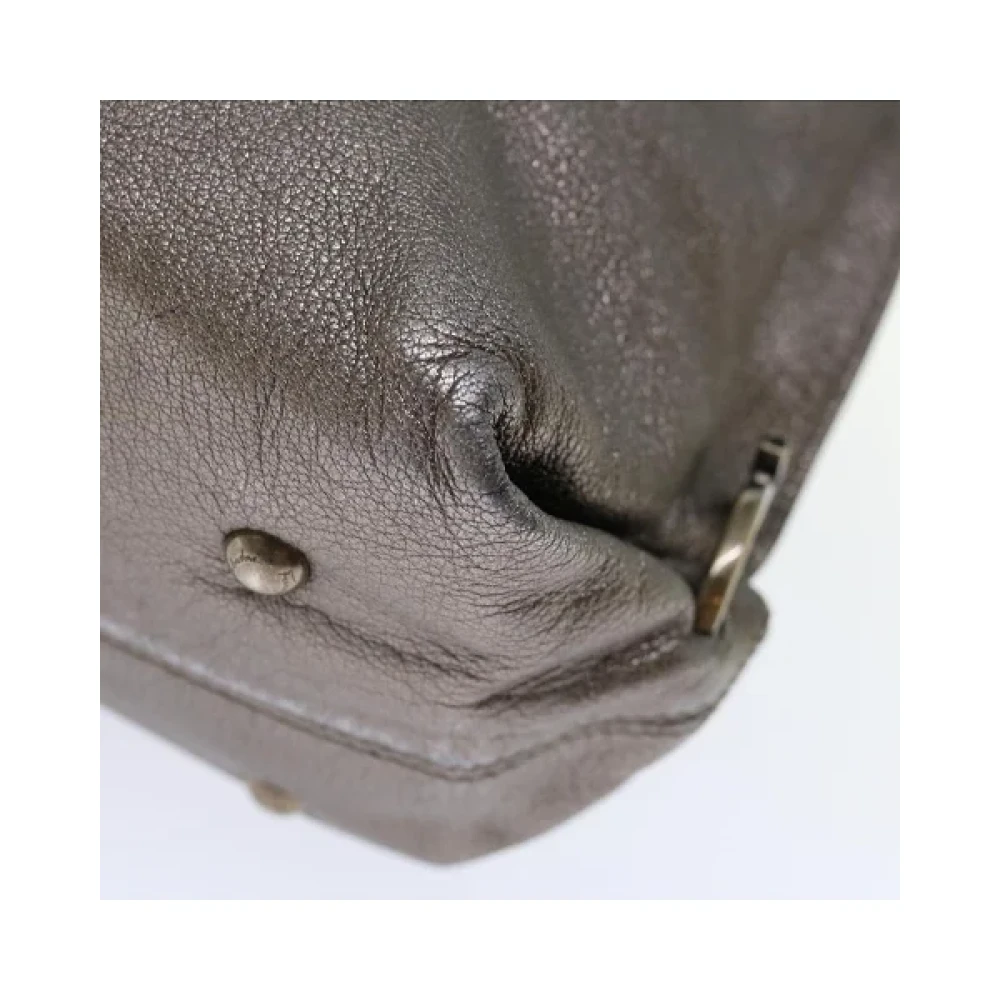 Salvatore Ferragamo Pre-owned Leather handbags Gray Dames