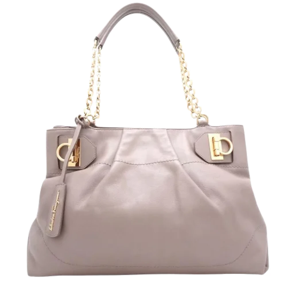 Salvatore Ferragamo Pre-owned Leather handbags Gray Dames