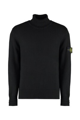 svart-turtlenecktroja-aw24