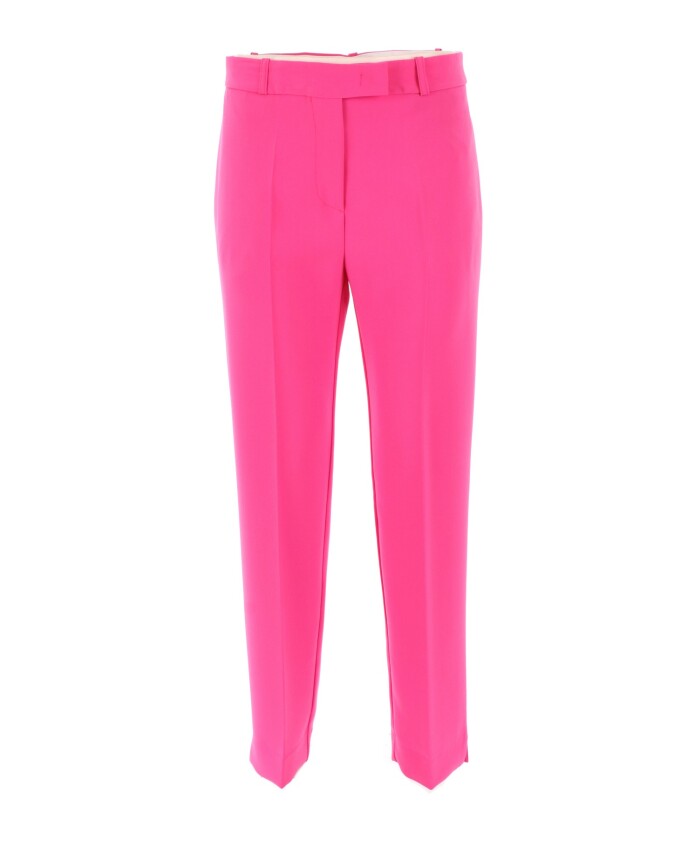 pantalon-decontracte-en-bleu-marine