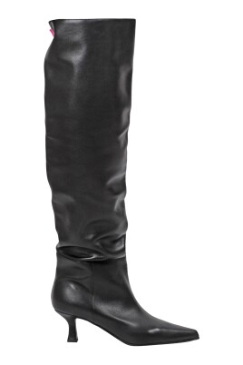 leather-boots-with-tapered-toe