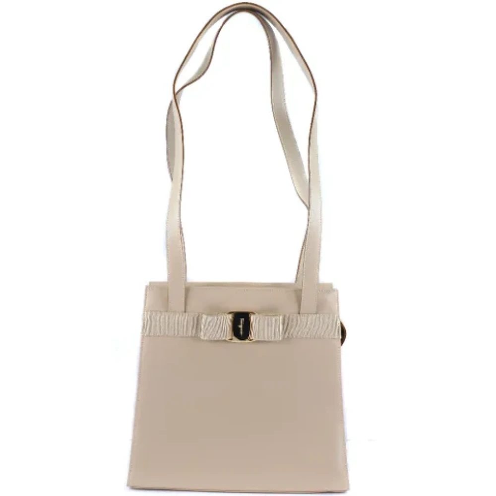 Salvatore Ferragamo Pre-owned Leather shoulder-bags Beige Dames